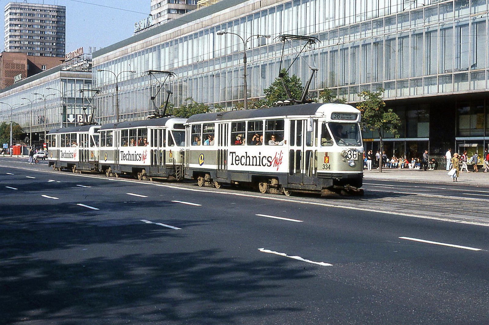 334
Skład 334+531+401. Z zajezdnią to strzelam. fot. Geoff Stainthorpe
Słowa kluczowe: 334 531 401 36