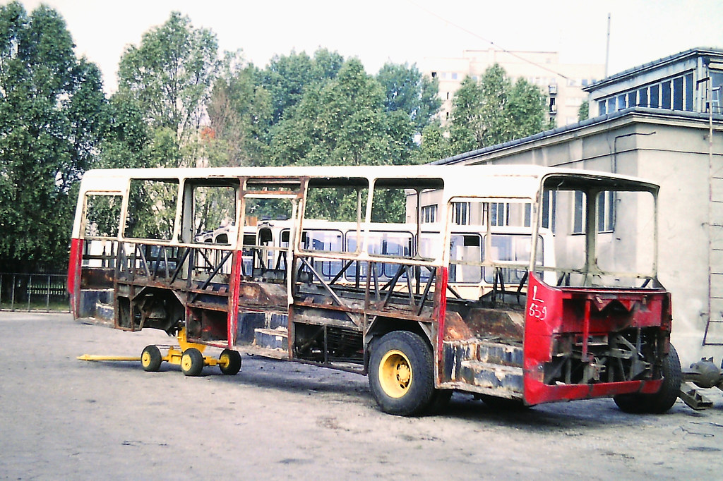 659
Fot. Steve Guess

659 / Ikarus 260.04 / 1982 / R-11 Kleszczowa / 1993-06

Słowa kluczowe: 659