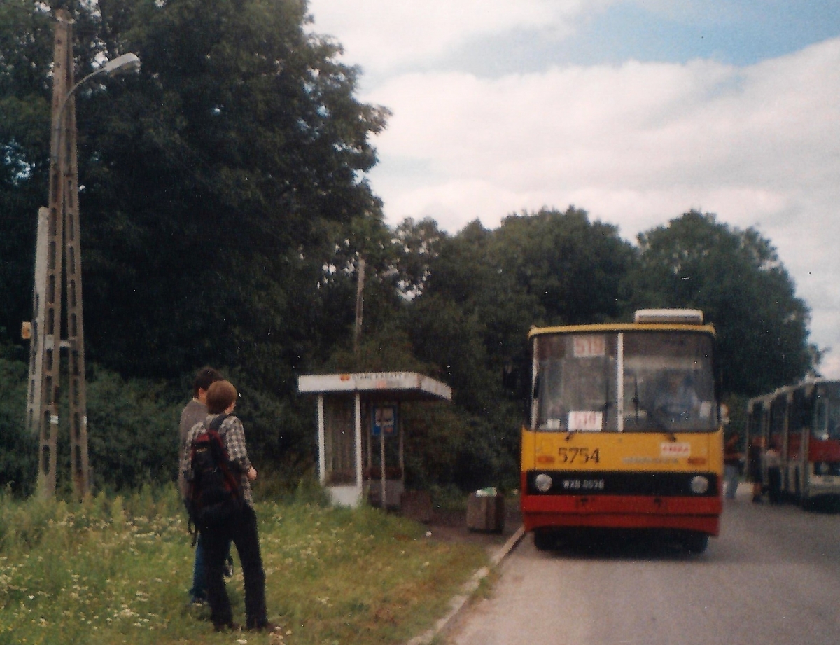 5754
Ikarus 280.70E / prod. 1997 / ->R-7 Woronicza 06.2003/ -> 5672 10.2003 / kasacja 01.2012

