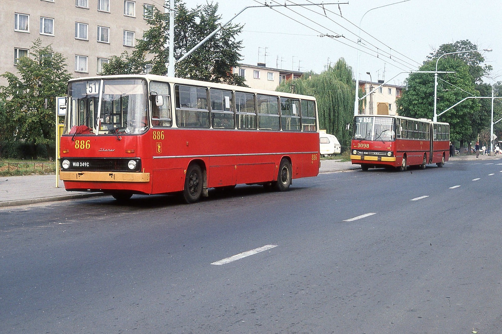 886
Szkoda, że wóz już po NG musiał się załapać (jakieś info kiedy, wygląda na bardzo świeże?).

886 / Ikarus 260.04 / 1984 / R-12 Piaseczno / 05.1994 -> R-5 Inflancka / 03.1997 -> 20 / 11.2003 -> 1228 / 01.2010
Słowa kluczowe: 886 51