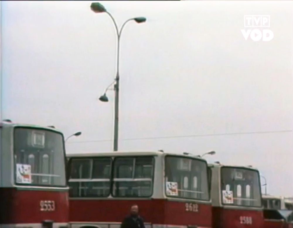 2553 2612 2588
Jeszcze było takie zbliżenie

2553 /Ikarus 280.26 / 1979 / 1990
2743 / Ikarus 280.26 / 1980 / 1983  > 2612 -> / 1989-03 (poprawione)
2588 / Ikarus 280.26 / 1979 / -> 3125 -> 2870 / 1990
Słowa kluczowe: 2553 2612 2588