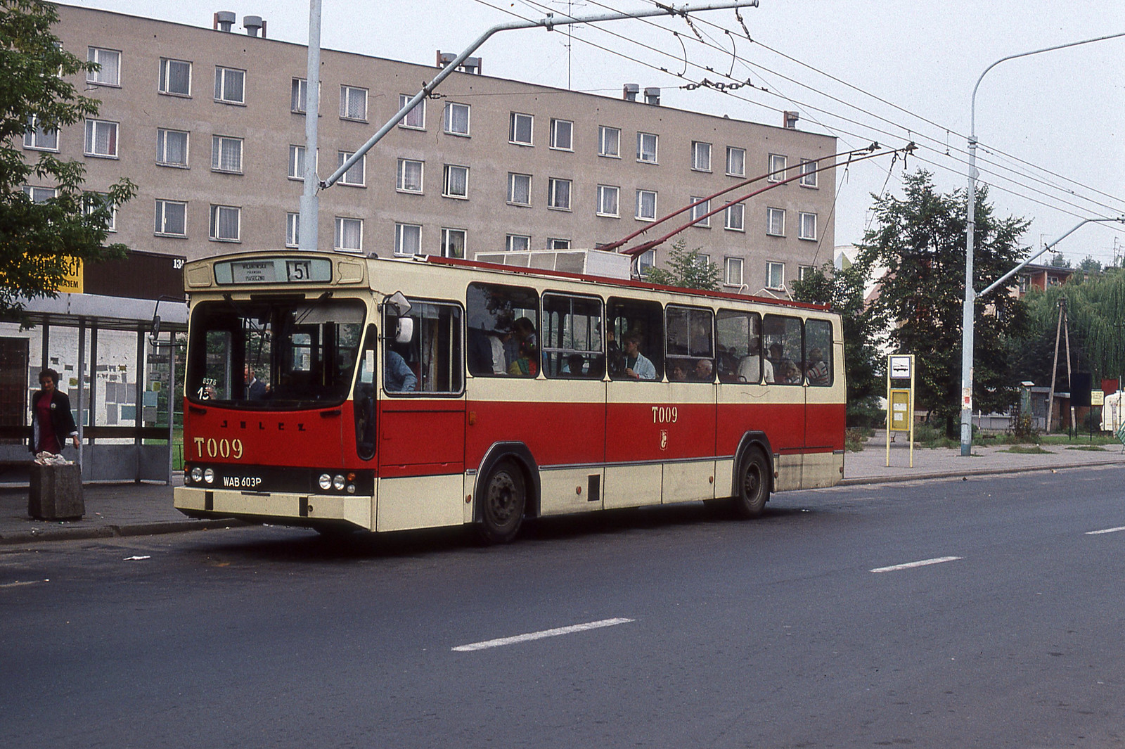 T009
fot. Geoff Stainthorpe

T009 / Jelcz PR110E / 1991 / R-12 Piaseczno / 2001
Słowa kluczowe: T009 51