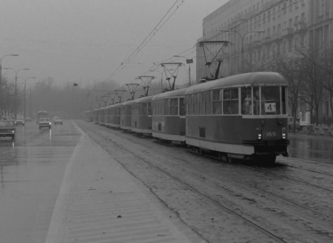 169
Kadr z filmu "Trudności bardzo obiektywne".
Słowa kluczowe: 13N 169 Marszałkowska