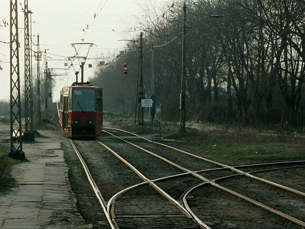 Dywizjonu 303
Okolice pętli Koło przed budową linii do Nowego Bemowa, w tle początek jednotorowego odcinka do pętli Boernerowo. Kadr z filmu "Nic śmiesznego".
Słowa kluczowe: Dywizjonu303 105Na