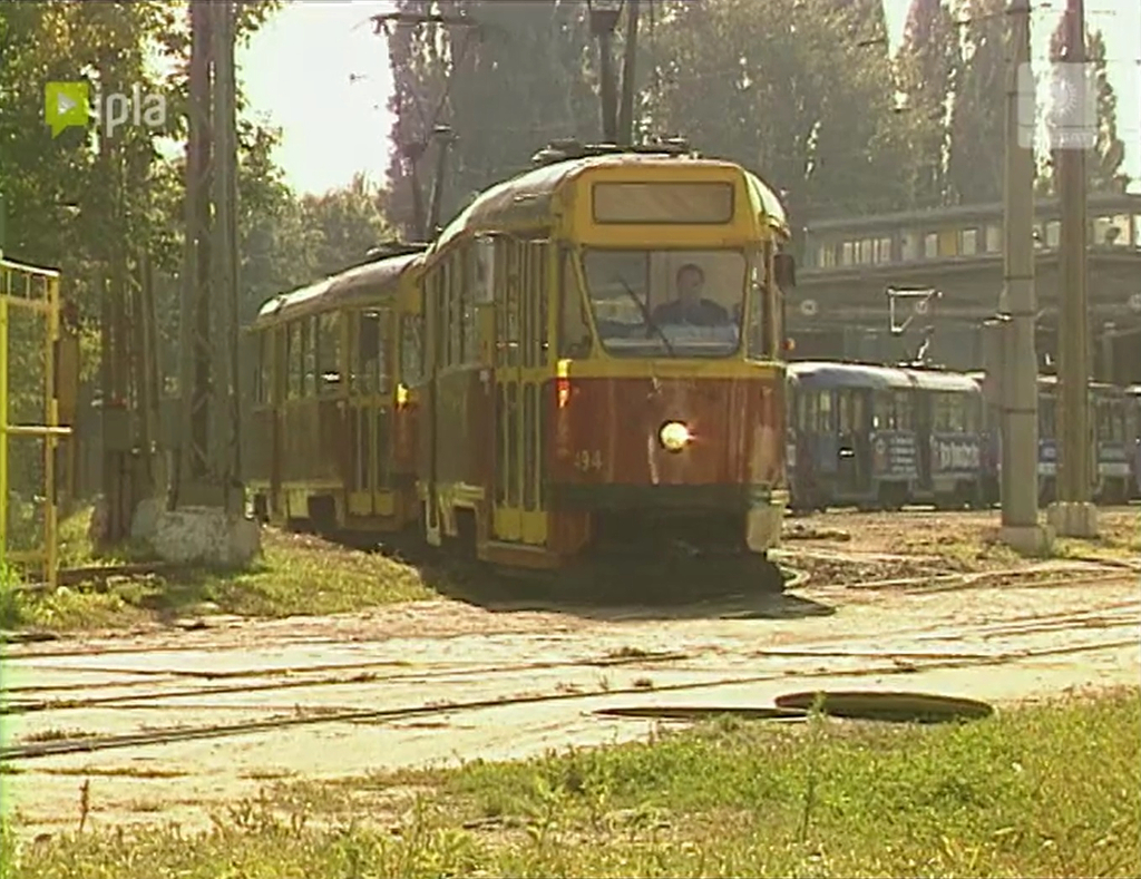 494+569
Słynny kadr z czołówki serialu "Miodowe Lata".
Słowa kluczowe: 13N 494+569 ZajezdniaMokotów