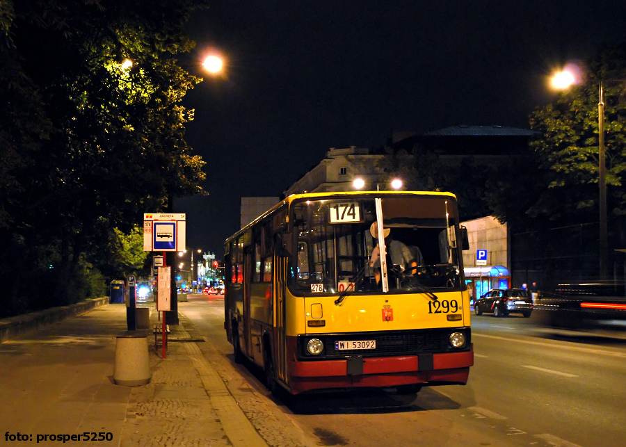 1299
Ikarus 260.04. prod. 1990. 
Ostatni lewar w mieście. Dzień wcześniej nie udało się na 510, ale będzie jeszcze okazja, i to dziś. Wóz ma bowiem wyjechać na 247/510+N13+N63. O ile auto na N13 i N63 zostało już uwiecznione na zdjęciu, tak na 510 to było by coś ciekawego. Zatem Omnibuserzy - aparaty w dłoń! Pozdrowienia dla kierowcy i spotkanych na miejscu MKM'ów.
Słowa kluczowe: IK260 1299 174 Zachęta