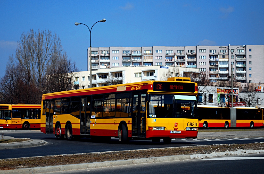 6880
Neoplan N4020td prod. 1998 [DAF GS200M/272KM]. 
Słowa kluczowe: N4020 6880 136 NatolinPółnocny