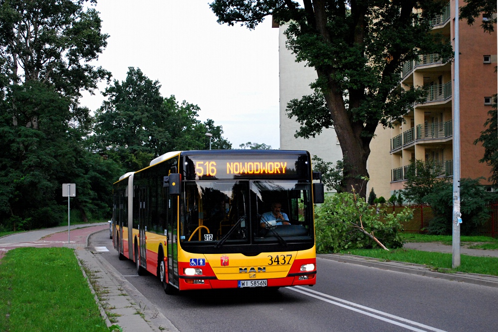 3437
MAN Lion's City G EEV prod 2010 [MAN D2066 LUH48/360KM]. Dziś aż dwa przeguby z MZA na 516. Ja mam zapytanie: jeśli firma posiada zbędne ilości ropy - a na to wygląda - to ja chętnie kupię ze 300 litrów po "emzetkowej" cenie płacąc gotówką. Na fakturę co prawda, ale to zawsze jakiś sposób na pozbycie się nadmiarów...
Słowa kluczowe: LionsCityG 3437 516 Milenijna