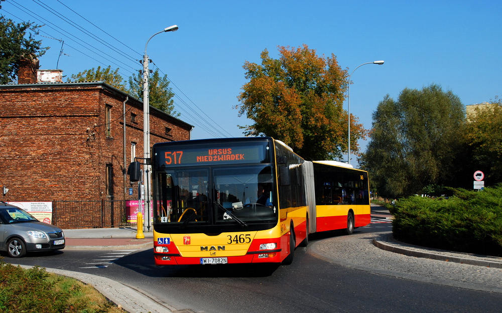 3465
MAN Lion's City G EEV prod. 2010 [MAN D2066 LUH48/360KM]. Jeszcze jedno rondo i ostatnia prosta przed krańcem widocznym na wyświetlaczu. Z cyklu "kolejne podejście do umieszczenia w galerii wszystkich LCG EEV".
Słowa kluczowe: LionsCityG 3465 517 Ursus