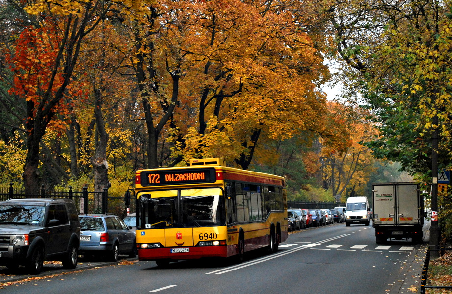 6940
Neoplan N4020td prod. 1999 [MAN D0826 LOH18/260KM]. Jedna z moich ulubionych ulic w mieście. Tu jest przyjemnie o każdej porze roku, może z wyjątkiem wczesnej wiosny, ale wtedy całe miasto jest brzydkie.
Słowa kluczowe: N4020 6940 172 Odyńca