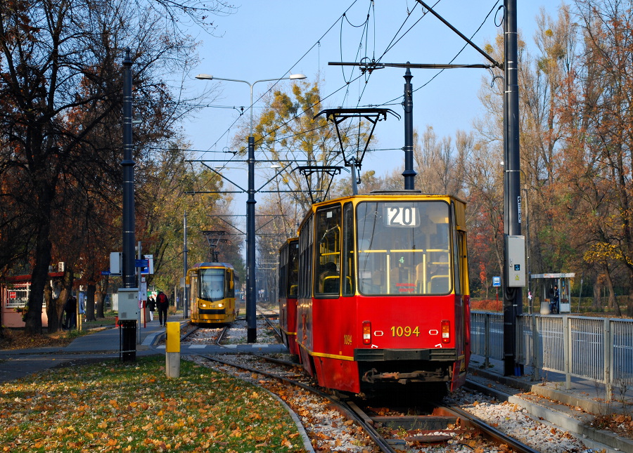 1093+1094
Konstal 105Na prod. 1976. Z jednotoru na podwójny celem obsłużenia przystanku WAT.
Słowa kluczowe: 105Na 1093 1094 20 Kaliskiego