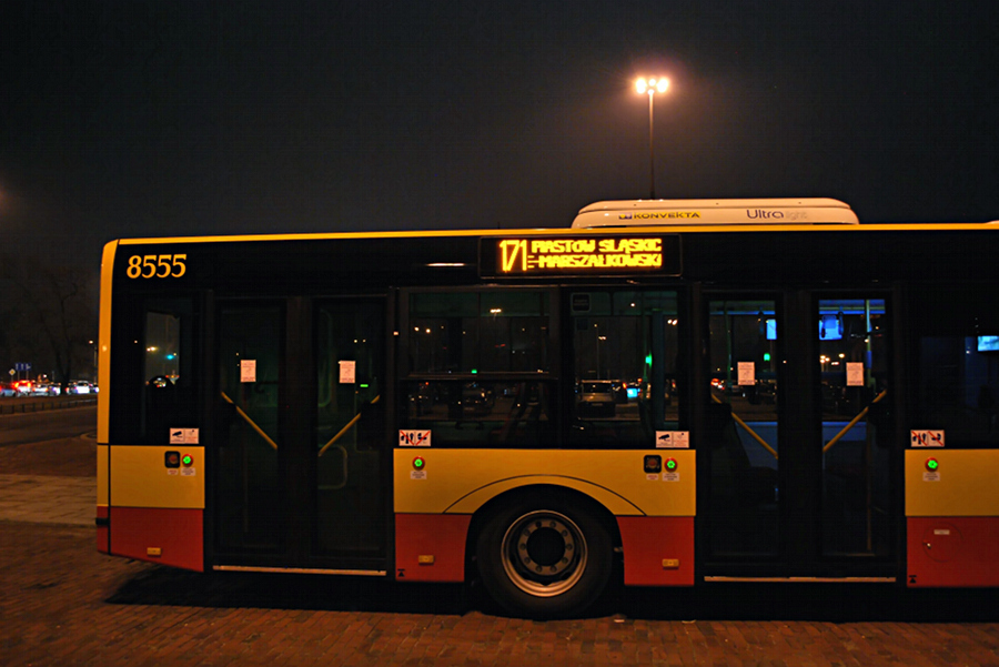 8555
Solaris Urbino 18 prod. 2011 [Paccar-DAF PR265S2/360KM]. Boczne wyświetlacze również są słusznych rozmiarów. Dodatkowo optycznie całość powiększa duża czcionka numeru linii.
Słowa kluczowe: SU18 8555 171 Torwar