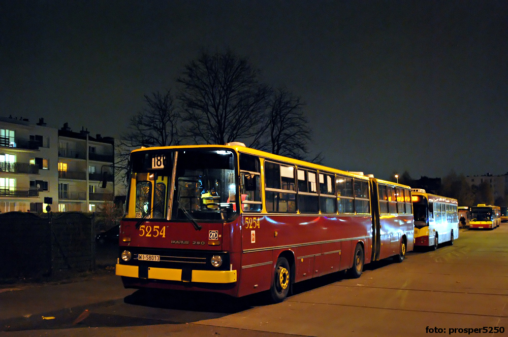 5254
Ikarus 280.37A prod. 1992.
Słowa kluczowe: IK280 5254 186 Nowodwory