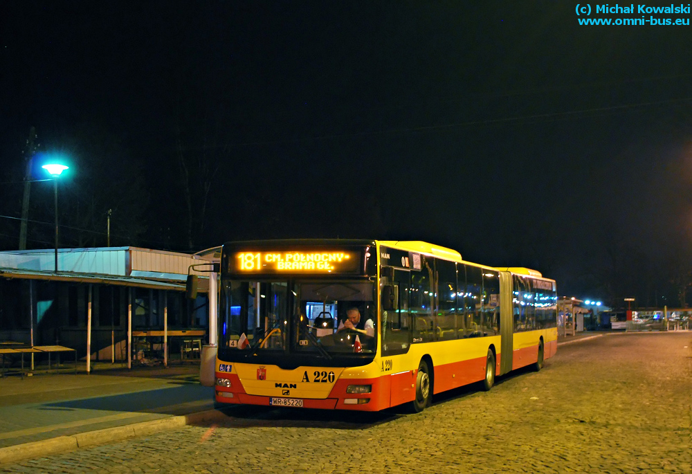 A220
MAN Lion's City G A23 prod. 2006.

Wszystko świetnie ale ogrzewanie działa tylko w sekcji B.
Słowa kluczowe: LionsCityG A220 181 CmentarzPółnocny