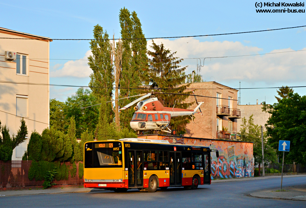 1053
Solaris Urbino 10 prod. 2012.

No to lądowanie śmigłowca na autobusie już mam ;-) Teraz jeszcze sesja z autobusem i piękną kobietą, jak w motoryzacyjnych folderach.

Słowa kluczowe: SU10 1053 129 Sosnkowskiego