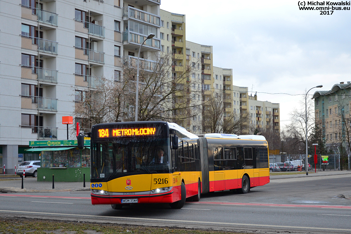 5216
Solaris Urbino 18 prod. 2015.

Miła odmiana od typowych dla 184 "desek".
Słowa kluczowe: SU18 5216 184 Szczęśliwice