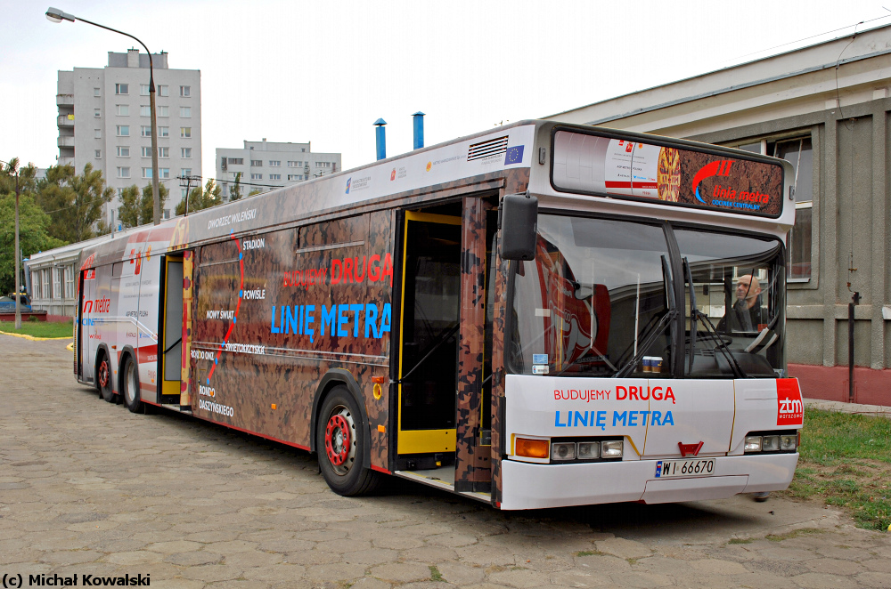 6430
Neoplan N4020 prod. 1994.
Dni Transportu Publicznego.
Słowa kluczowe: N4020 Informacja ORT DTP