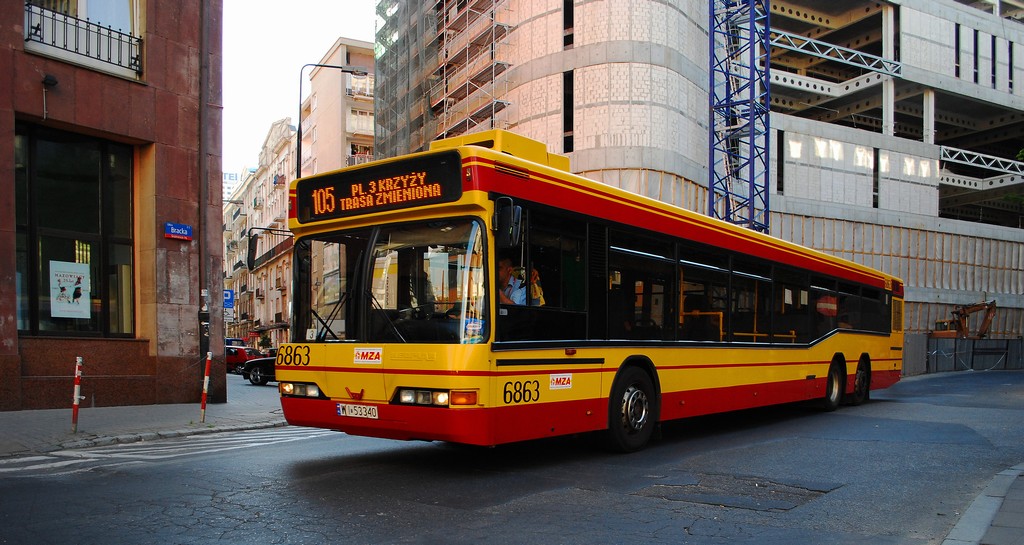 6863
Neoplan N4020 prod. 1998.
Dom Handlowy "Wolf" w trakcie budowy.
Słowa kluczowe: N4020 6863 105 Bracka