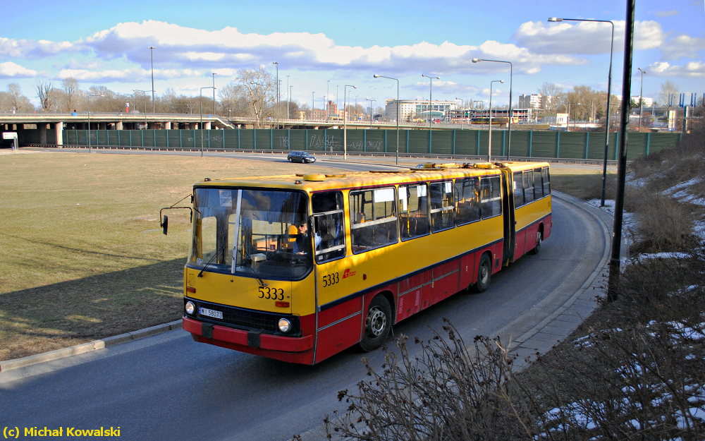 5333
Ikarus 280.37D prod. 1994.
Od dawna nie ma go wśród nas.
Słowa kluczowe: IK280 5333 PT ArmiiKrajowej