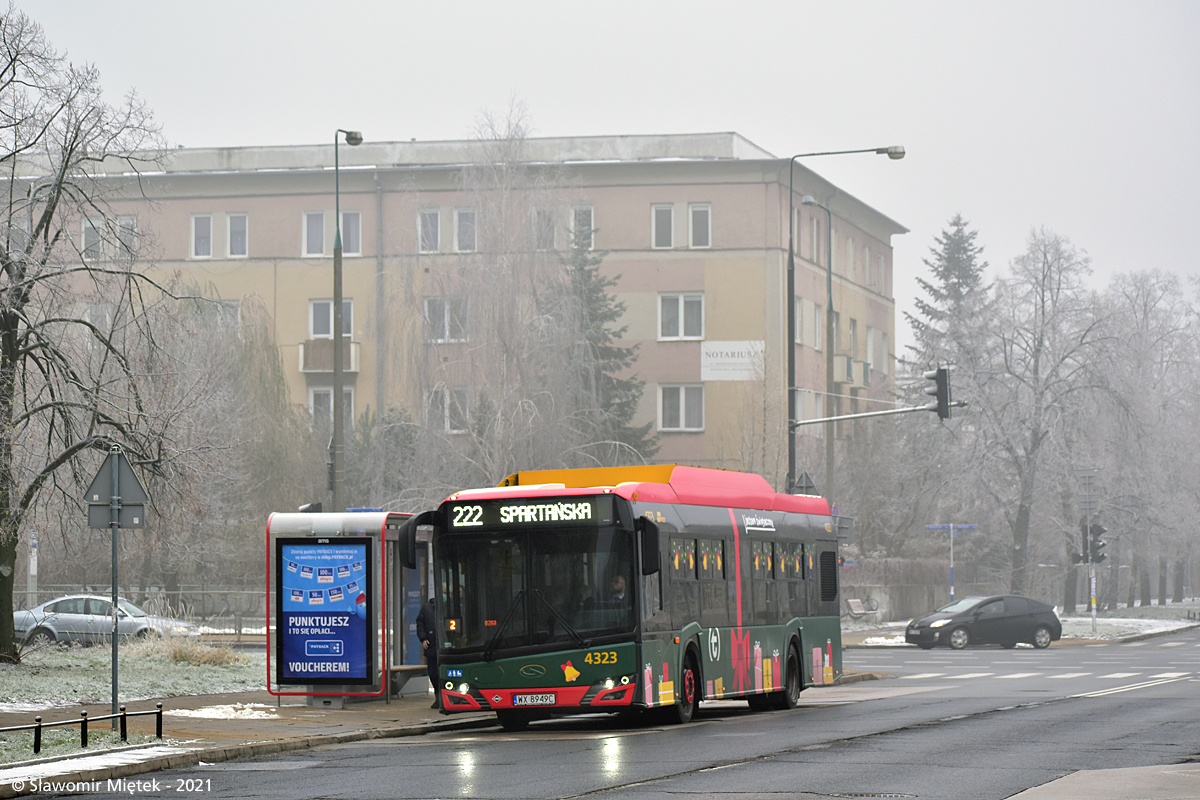 4323
Świąteczny Autobus MZA w weekendy nie może się pojawiać na 117 (do którego w DP jest przypisany), bo jeździ tam Arriva. To dziś sobie pojeździł na 222. Jednocześnie to dziwadło, bo 222 obsługuje Woronicza swoimi elektrykami.
Z podziękowaniami dla prowadzącego.
Słowa kluczowe: SU12IVCNG 4323 222 Malczewskiego