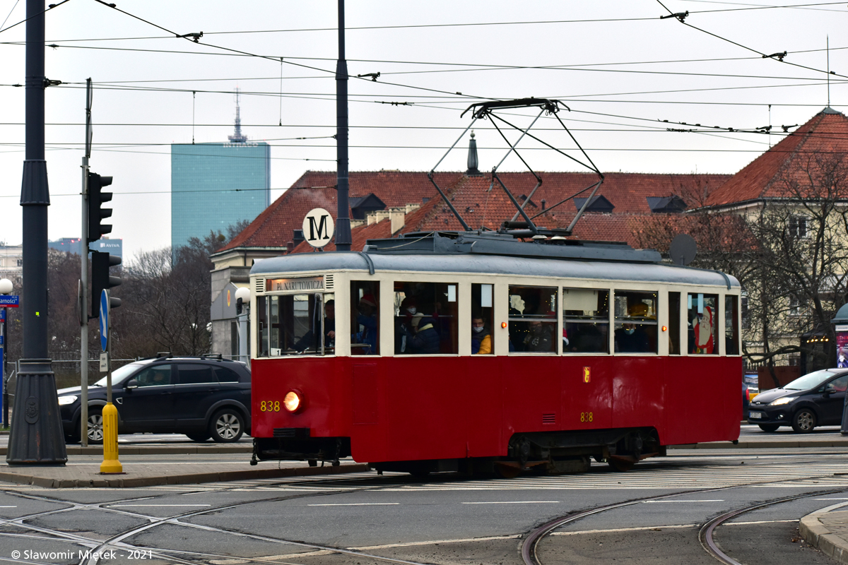 838
Linia mikołajkowa
Słowa kluczowe: 4Nj 838 M placBankowy