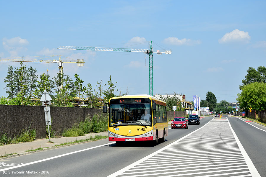 A190
W cieniu zakończenia kontraktów Michalczewskiego są Jelcze Libero Mobilisu, które także z dniem 1.07.2016 znikają z warszawskich ulic.
Słowa kluczowe: M083C Libero A190 177 Posag7Panien