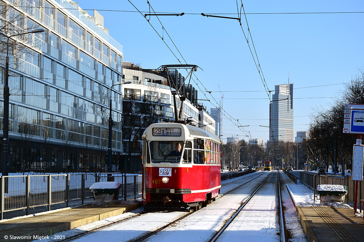 407
W tramwajach także debiut, 13N Po generalnym remoncie.
Słowa kluczowe: 13N 407 29T Obozowa WOŚP2021