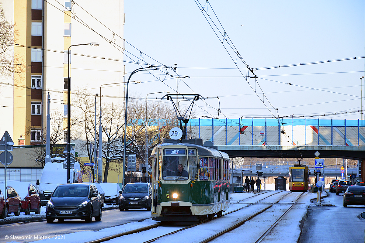 5
W tym roku tramwaj WOŚP zawitał wyjątkowo na Koło.
Słowa kluczowe: 102N 5 29T Obozowa WOŚP2021