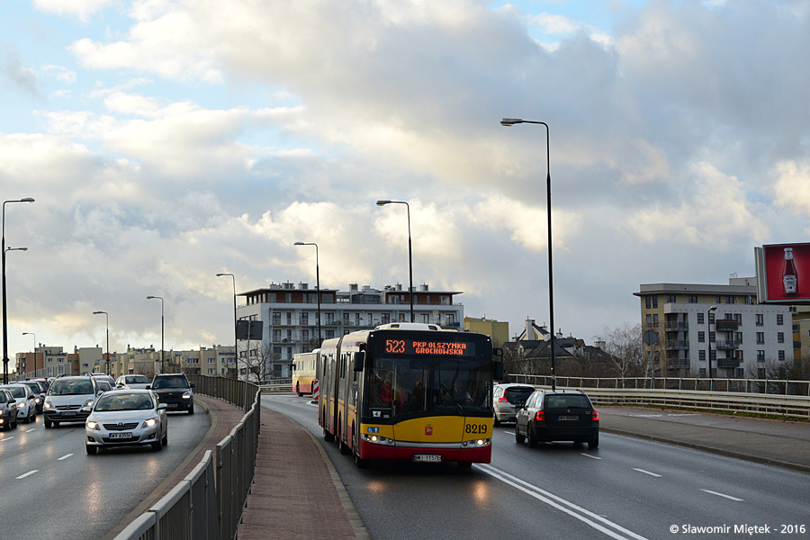 8219
I stało się. Budowa II linii metra wystartowała 25.11.2016 po godzinie 22:00. Mimo weekendu na Górczewskiej były małe problemy z przejazdem. Po lewej sznur samochodów do Wola Parku i tych, którzy chcą jechać Górczewską do centrum.
Z ciekawostek warto dodać, że trasa objazdowa linii 171 prawie w całości pokrywa się z dawną trasą linii 507 z dworca Centralnego na Bemowo. 
[url=http://omni-bus.eu/joomla/index.php?option=com_content&view=article&id=3350]A tu mały artykulik...[/url]
Słowa kluczowe: SU18 8219 523 Górczewska