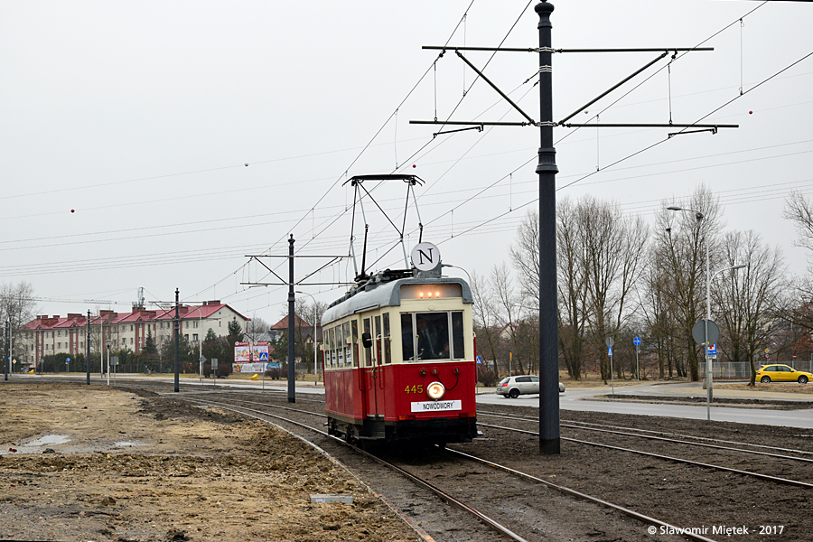 445
Otwarcie trasy tramwajowej na Tarchomin. Oprócz trzech Jazzów można było spotkać zabytkowy wagon typu K "Berlinka".

[url=http://omni-bus.eu/joomla/index.php?option=com_content&view=article&id=3516]A tu mała relacja z otwarcia[/url]
Słowa kluczowe: K 445 N Światowida