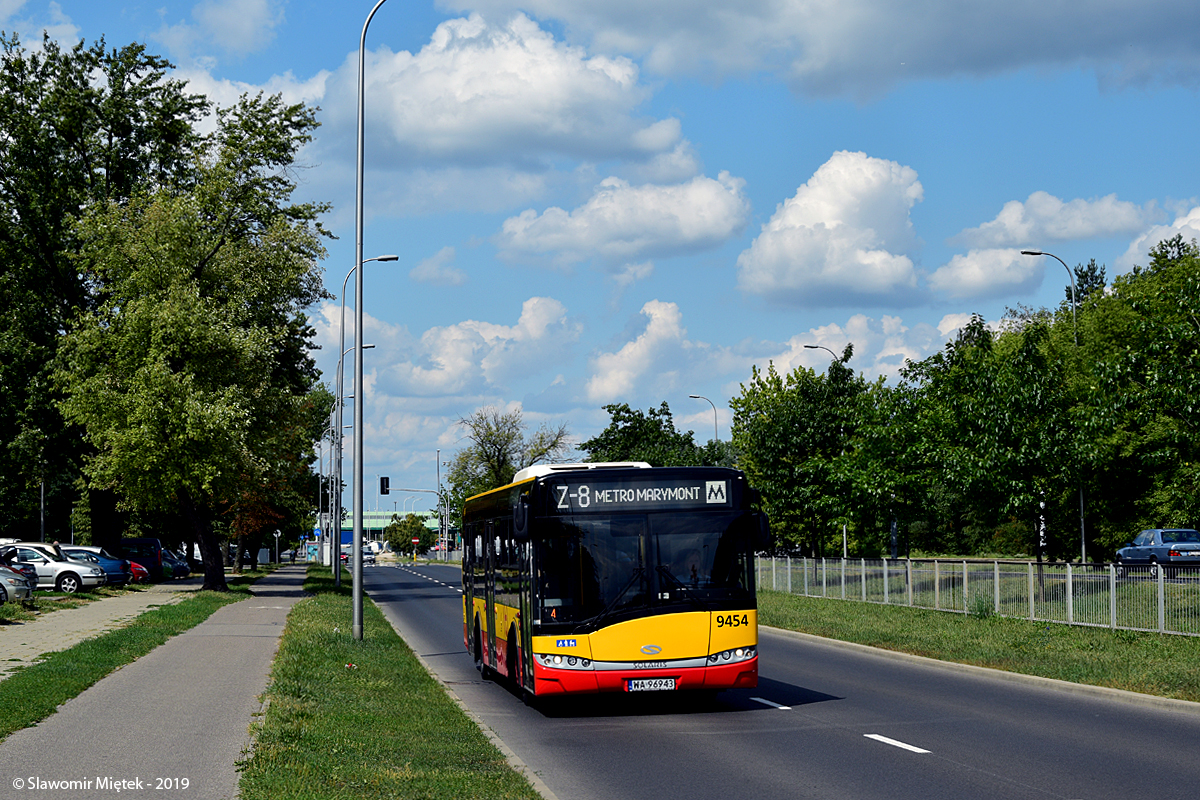 9454
Linia zastępcza za tramwaj kursowała w okresie 16-18.08.2019 w godzinach 7-18 na trasie METRO MŁOCINY - Marymoncka - METRO MARYMONT. W tym czasie prowadzono roboty torowe, a linie 6 i 17 skrócono do pętli Twardowska.
Słowa kluczowe: SU12 9454 Z-8 Marymoncka