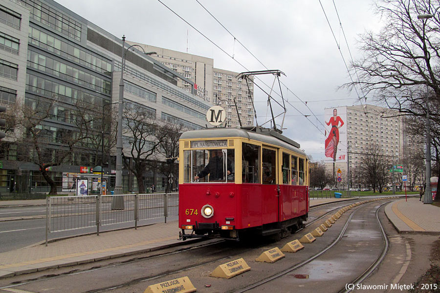 674
Jak co roku, 26 grudnia, Zarząd Transportu Miejskiego, Tramwaje Warszawskie i Klub Miłośników Komunikacji Miejskiej uruchamiają specjalną linię tramwajową M.
Słowa kluczowe: N 674 M Marszałkowska