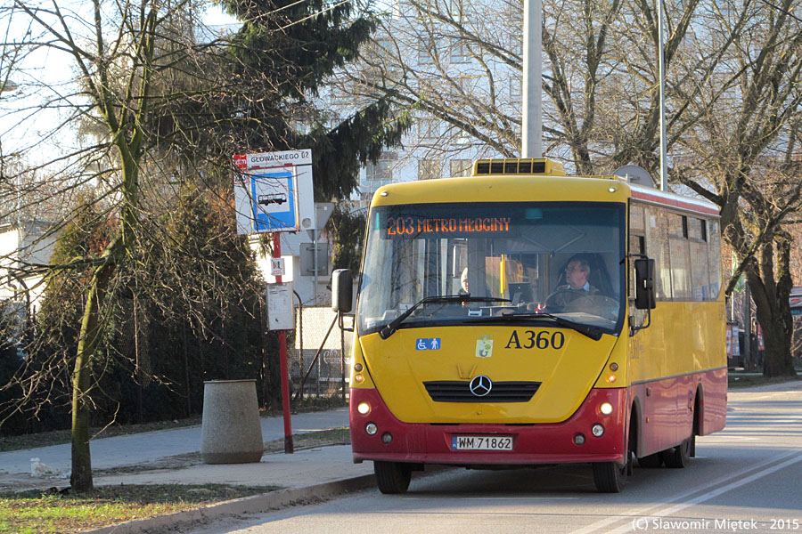 A360
Koniec roku to czas pożegnań. Ten dzień był ostatnim dniem kursowania autobusów Solina City firmy Autosan na podwoziu Mercedesa. Do końca kontraktu dotrwały wszystkie wozy co można uznać za sukces. 
Słowa kluczowe: H7-20.07.01 SolinaCity A360 203 Kwitnąca