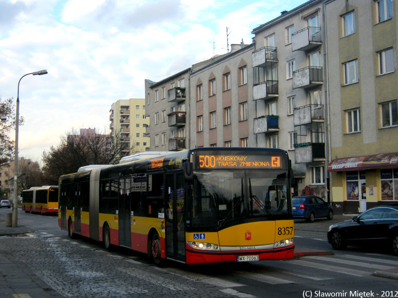 8357
3 z 4 wozów na 500 z Ostrobramskiej miało wgraną trasę na Powązki. Dlaczego? Otóż, ZTM przysłał aktualizację do sterowników Marcosystem z tą właśnie zmianą. Jak widać przydała się.
Słowa kluczowe: 8357 SU18 500 ŚwWincentego