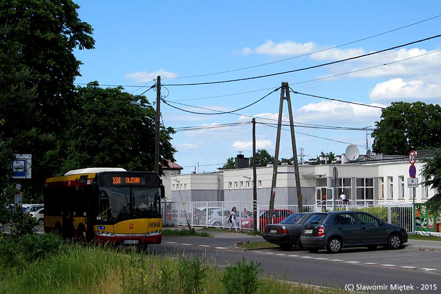 A068
Autobus szkolny oczekuje na chętnych w podróż do Olesina.
Słowa kluczowe: SU8,6 Alpino A068 334 JurandazeSpychowaSzkoła