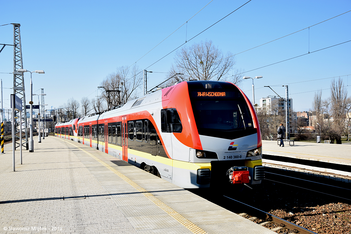 L4628-009+007
Pierwszy pociąg Łódzkiej Kolei Aglomeracyjnej w Warszawie.
Słowa kluczowe: L4628 L4628-009+007 ŁKA ŁKASprinter