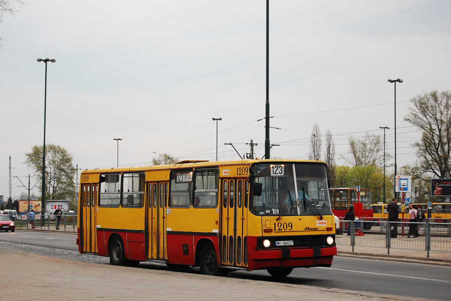 1209
Słowa kluczowe: IK260 1209 123 Kijowska 2009