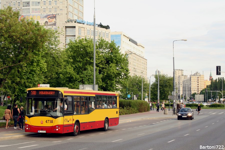 4738
Historyczne już 510 na przystanku najbardziej nabijającym jej frekwencję. 
Słowa kluczowe: M121 4738 510 AlejaJanaPawłaII