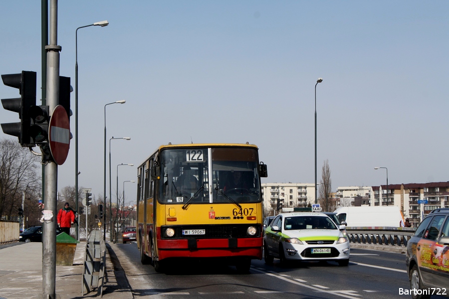 6407
Liczyłem, że uda mi się złapać tego poranka 6472, a skoro nie było go na 214, to na samą końcówkę szczytu uderzyłem tutaj. Jednak i teraz los nie okazał się łaskawy.
Słowa kluczowe: IK260 6407 122 Maczka