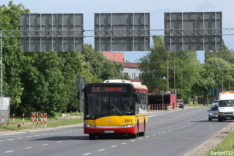 1103
Wyburzanie estakad spowodowało też wyłączenie ruchu tramwajowego na ul. Jagiellońskiej. Linie 18 i 28 zawieszono (w ich zastępstwie jeździła linia 78, łącząca trasy obu tych linii), 20 zaś skrócono do Koła. Aby podtrzymać komunikację wzdłuż wyłączonego torowiska, uruchomiono zastępczą linię Z-8 (Żerań FSO - Dw. Wschodni Kijowska). Kursowała ona co 10 minut, wieczorami co 12. 
Słowa kluczowe: SU12 1103 Z-8 Jagiellońska