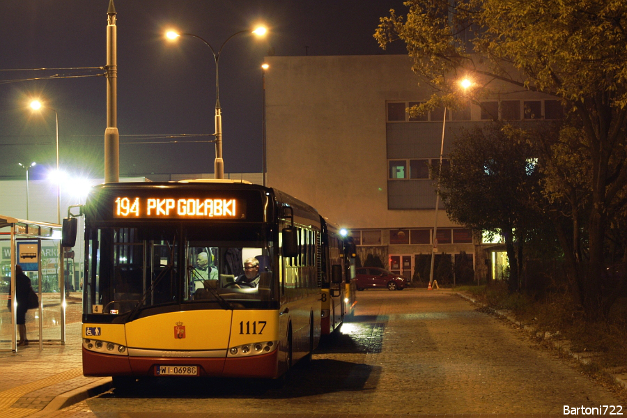 1117
"Kleszczowa" dostała 194 od czerwca, w zastępstwie za dziesiątki Mobilisu. Planowo wystawia tu ten sam typ taboru, co poprzedni przewoźnik - jednak, jak widać, zdarzają się odstępstwa. :) 
Słowa kluczowe: SU12 1117 194 CmentarzWolski