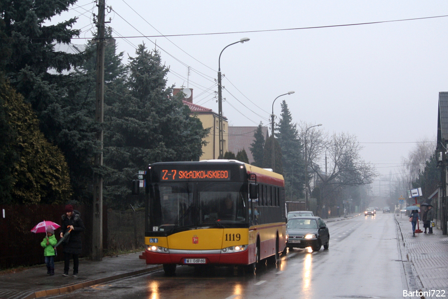 1119
Zetka objeżdża zamkniętą ul. Cierlicką dziewiczą dla komunikacji ulicą - Poczty Gdańskiej, która przed otwarciem ul. Nowolazurowej była ślepa. 
Słowa kluczowe: SU12 1119 Z-7 PocztyGdańskiej