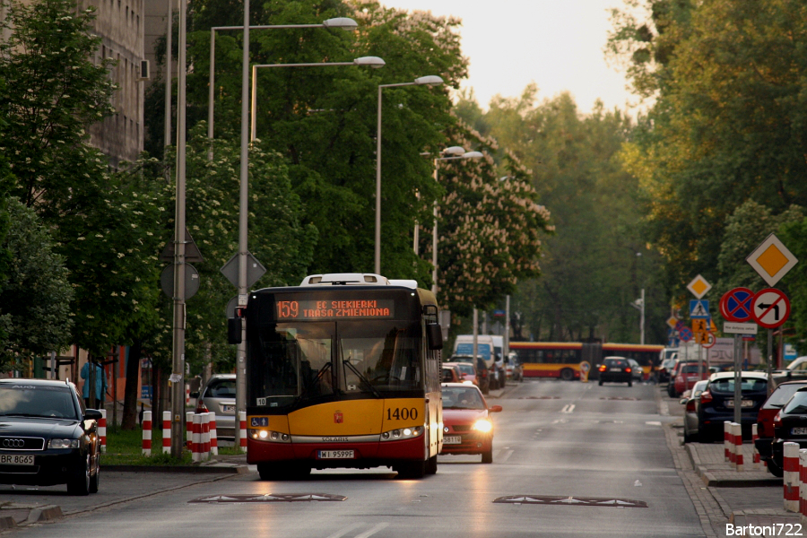 1400
Wieczorową porą dwunastka dojeżdża do progu wyspowego na ul. Ciołka. 
Słowa kluczowe: SU12 1400 159 Ciołka