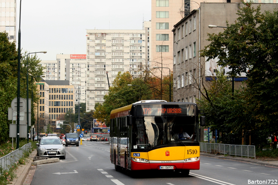 1510
Przedostatni dzień ponad trzyletniego objazdu zamknięcia pod budowę metra ciągu ulic Kasprzaka - Prosta - Świętokrzyska. Po jego otwarciu, jedyną linią przejeżdżającą w/w jest właśnie 178 - z nieco marną częstotliwością.
Słowa kluczowe: SU12 1510 178 Grzybowska