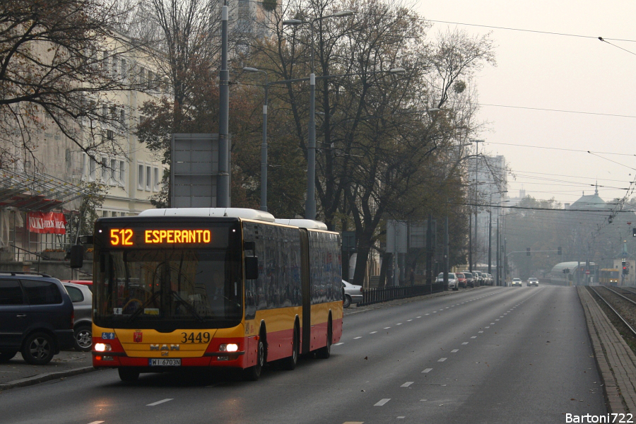 3449
Historyczny już widok 512 w tym miejscu. Od 9 marca, wraz z otwarciem centralnego odcinka II linii metra "przyśpiech" po raz kolejny zmienił swoją trasę - tym razem pojechał do stacji przy Stadionie Narodowym. Teraz nie przekracza nawet Wisły. Swoją ta linia jest jedną z najbardziej zmieniających swoje stałe trasy - od 2011 roku zdążyła kończyć na pętlach: Pl. Trzech Krzyży, Metro Ratusz Arsenał, Os. Górczewska, Dw. Wileński i Esperanto. W międzyczasie pętla "Zacisze" zmieniła swoją formę. Dość długa kartoteka jak na nieco ponad trzy lata.
Słowa kluczowe: LionsCityG 3449 512 AlejaSolidarności