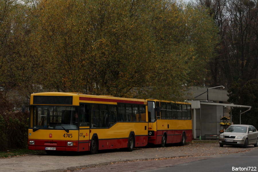 4745
Kasowany gniot jako pomieszczenie socjalne na Powązkach.
Słowa kluczowe: M121 4745 PowązkiCmWojskowy