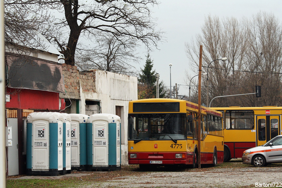 4775
Gniot jako pomieszczenie socjalne przy Cm. Bródnowskim.
Słowa kluczowe: M121 4775 ŚwiętegoWincentego WS2013