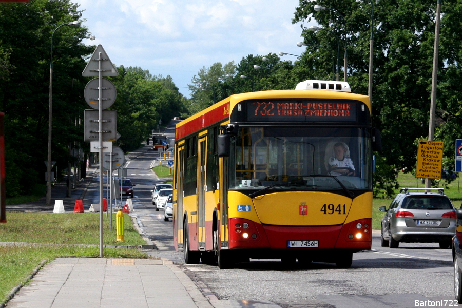 4941
Jelcz wjeżdża na ulicę, która przeżywała dziś prawdziwy nawał autobusów. Przez długi weekend gościły nań linie: 104, 126, 134, 145, 176, 186, 509, 518, 732, N03 i N64. A wszystko to przez remont estakad rozjazdowych przy trasie Toruńskiej.
Słowa kluczowe: M121I 4941 732 Marywilska