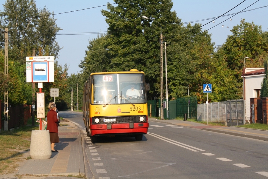 5203
Wozu nie ma, a linia już skasowana... Szkoda, strasznie mi się podobał jej numer, a także (pod koniec istnienia) obsługa przez takie sprzęty jak ten. 
Pozdrowienia dla kierowcy tej maszyny!
Słowa kluczowe: IK280 5203 415 Czwartaków