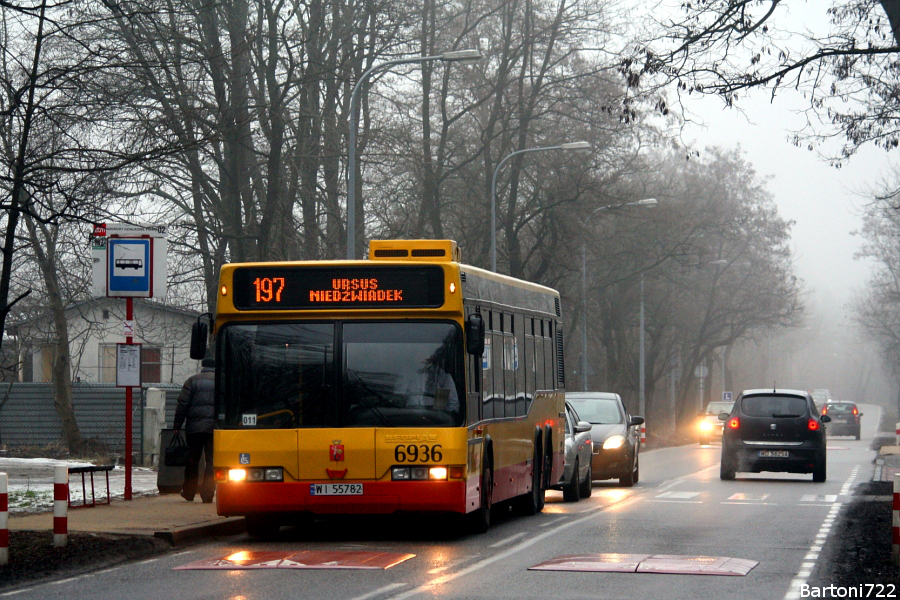 6936
Ciąg dalszy prezentów od "Kleszczowej" ;) W dniu dzisiejszym zakład ten wystawił Neoplana na dodatek solówkowej linii 197. Spotkać taki zestaw w akcji jest bardzo trudno ze względu na liczne szykany na trasie tejże. Żeby było ciekawiej, na innym dodatku jeździł za "Stalową" - deskorolką! :D
Słowa kluczowe: N4020 6936 197 ObrońcówTobruku